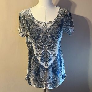 Like New One World Live and Let Live Blue and White Paisley Short Sleeve Top